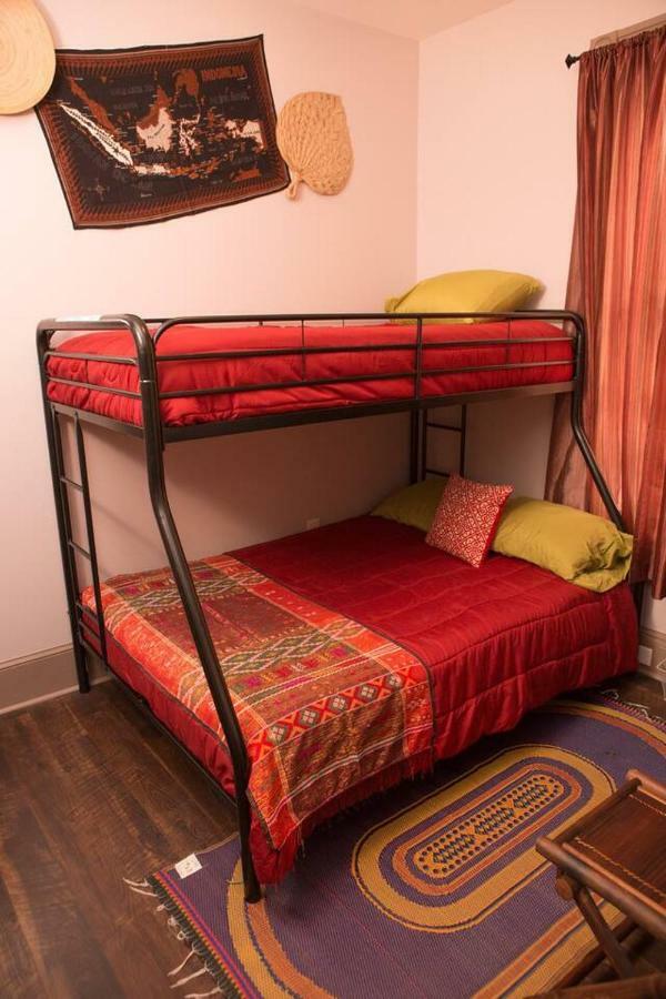 Cozy Hideaway In The Heart Of Lancaster Apartment Ngoại thất bức ảnh