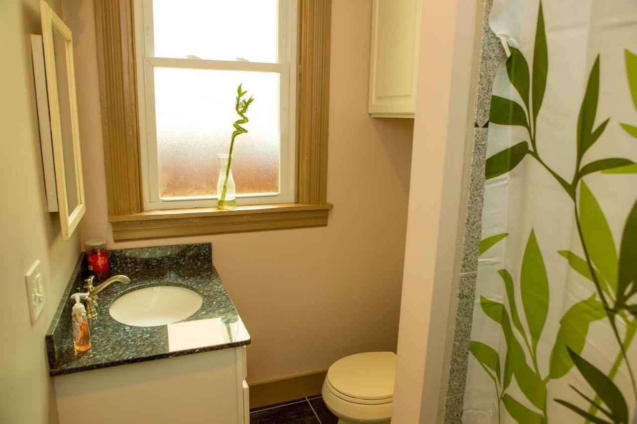 Cozy Hideaway In The Heart Of Lancaster Apartment Ngoại thất bức ảnh